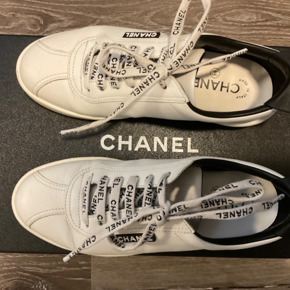 CHANEL Sneakers - Picture 2 of 5